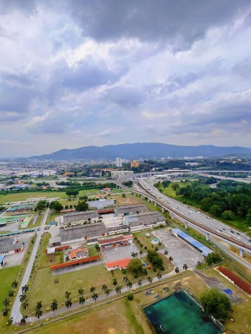 Heritage Studio With Balcony D'Sara, Direct Mrt Kampung Selamat, Near Thomson And Sungai Buloh Hospital Shah Alam Bagian luar foto